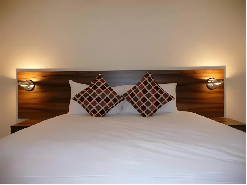 Langley Guest House Nr Pinewood Studios - Image 1