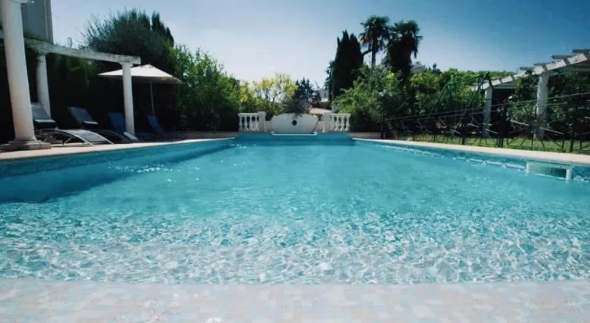 Villa prestigieuse avec piscine privée au cœur de Nice - Image 1