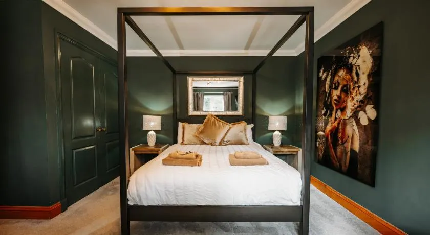 Boutique Shrewsbury Rooms - Image 1