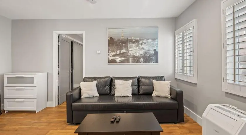 Modern 1BR • Steps to Venice Beach - Image 1