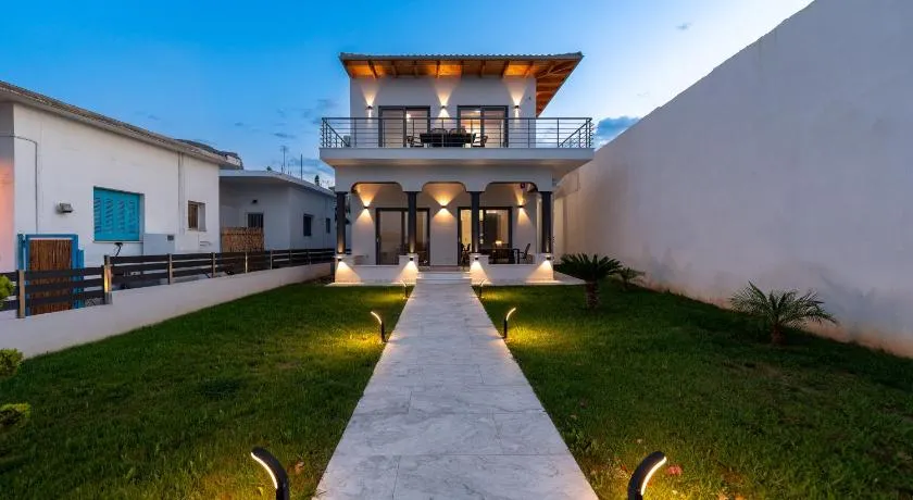 Porto & Mare Elegant Suites - Image 1