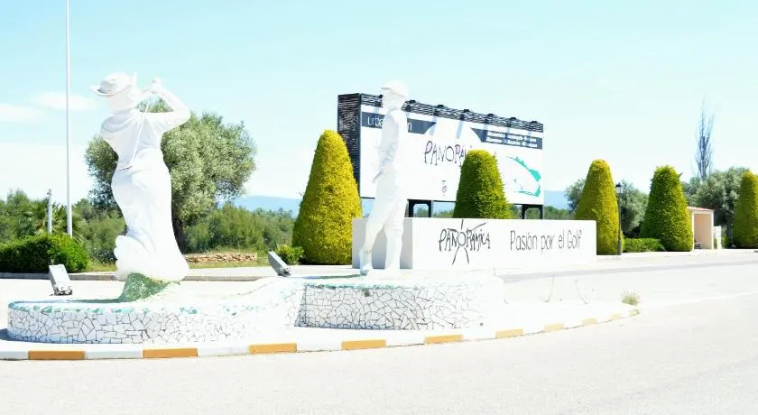 Espectacular Chalet Adosado para Vacaciones en Panorámica Golf Sant Jordi - Image 1