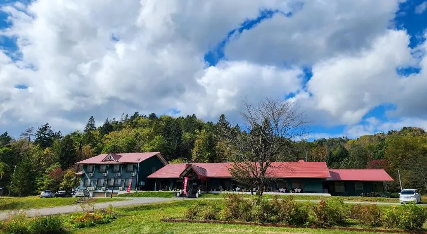 占冠湯の沢温泉森の四季 - Image 1