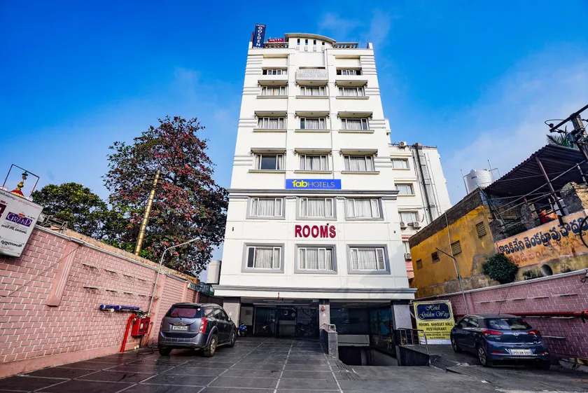 FabHotel Golden Way - Nr. Gandhi Nagar - Image 1
