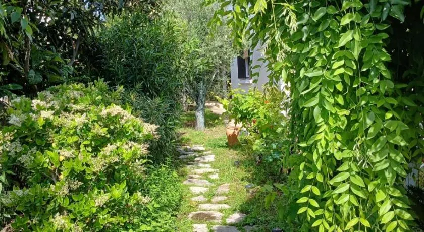 Appartement indépendant privatif avec jardin - Image 1