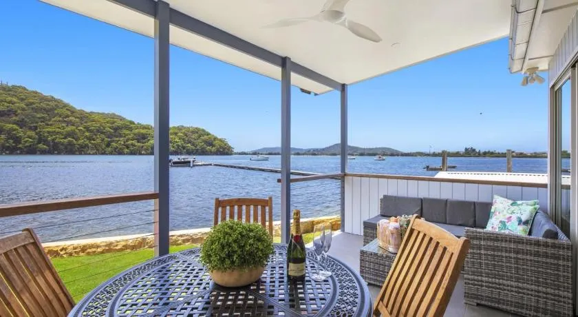 Sam's Shack Waterfront Woy Woy Bay - Image 1