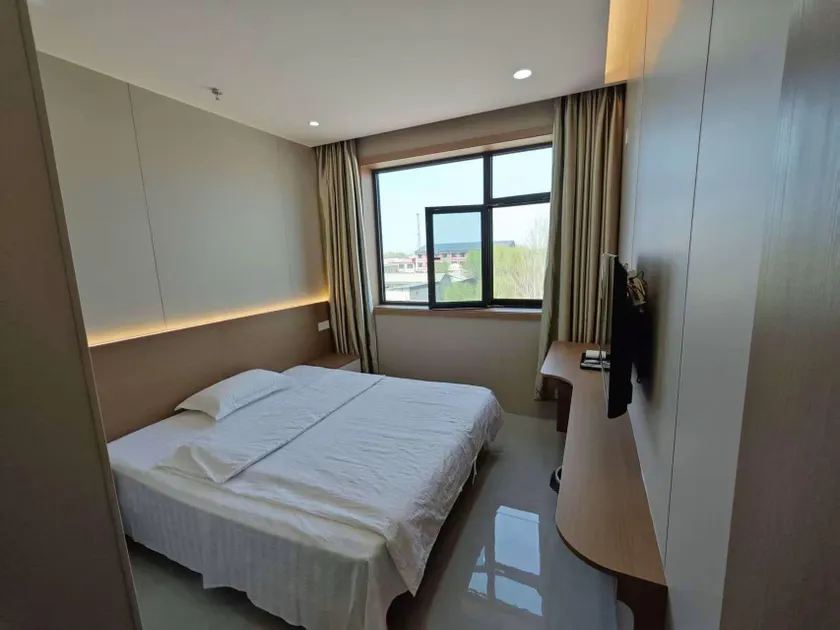 Yingbin Hotel (Luying Roundabout Branch) - Image 1