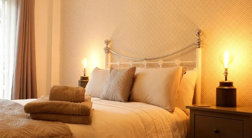 Newly refurbished 1 bed first floor apartment with wifi - Image 1