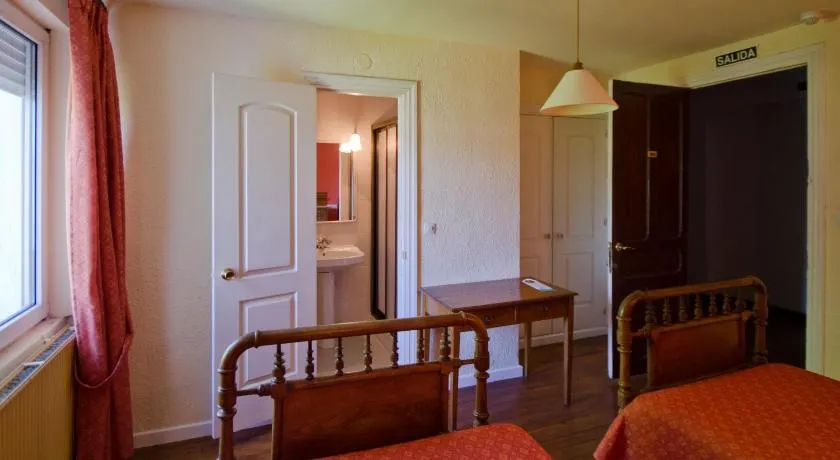 Hostal Ayestaran I - Image 1
