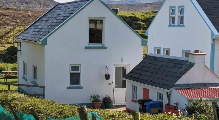 An Teach Beag Glencolmcille, little home from home - Image 1