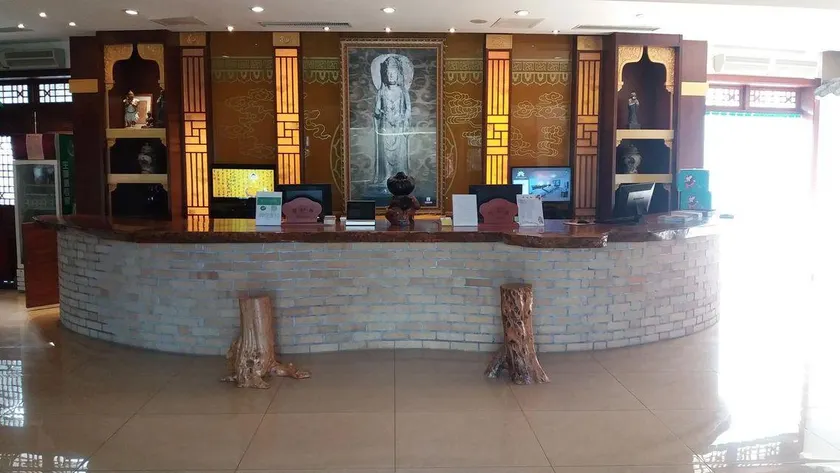 Zhaojian Shanju Hotel - Image 1