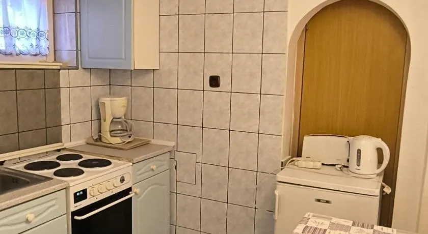 Mogyorós apartmanház Balatongyörök - Image 1