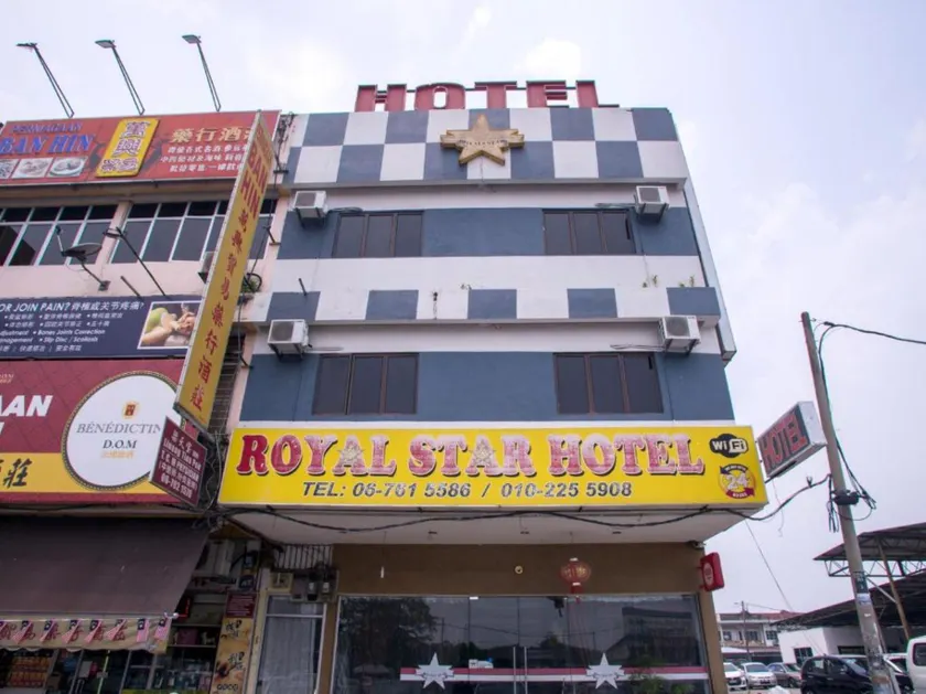 Royals Star Hotel - Image 1