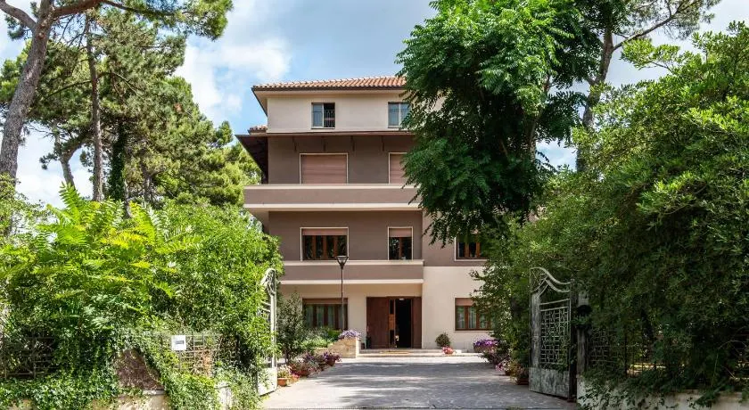 Hotel Villa dei Pini - Image 1