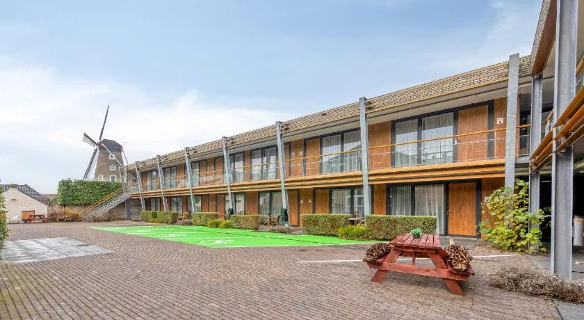 Hotel Beneden Leeuwen - Image 1