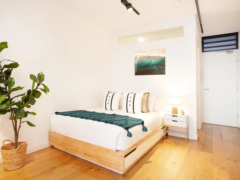 Stylish Studio with Balcony near Darling Square - Image 1