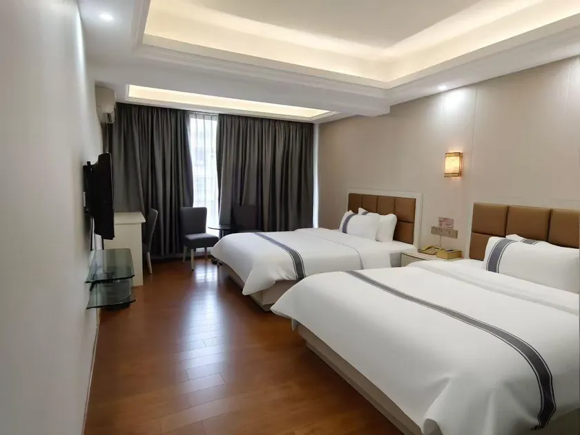 Eurasia Fashion Hotel (Seven Star Crags Archway Square Branch) - Image 1