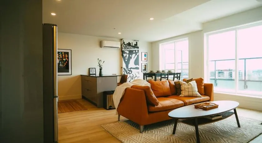 Chic Cozy Retreat - 2BR - Stunning North End Views - Image 1