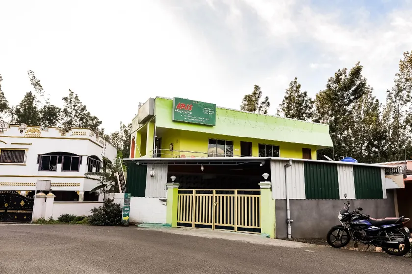 Hotel O Kings Cottage - Image 1
