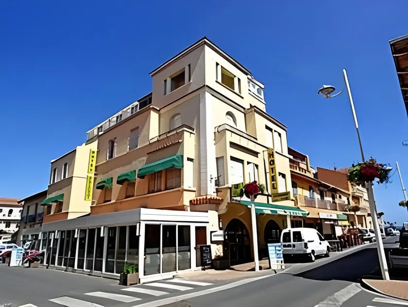 Hotel De La Plage - Image 1