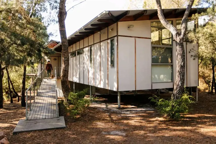 Parsons Cove Beach House - Image 1