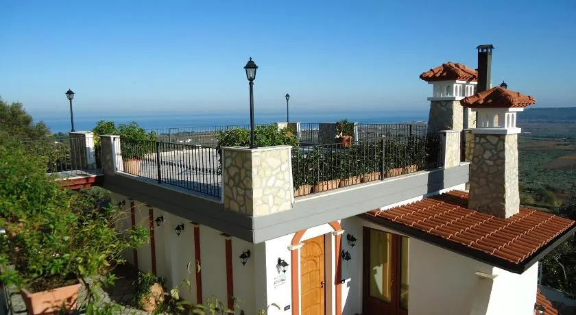 B&B VILLA IOLANDA un soggiorno in Relax vista Mare e Montagna - Image 1