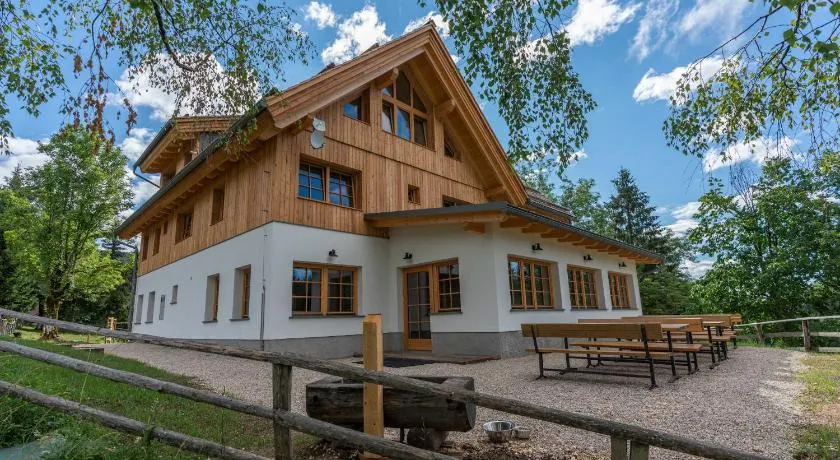 Planinska koča na Uskovnici - Image 1