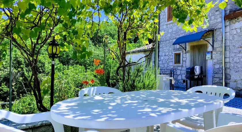 Casa rustica con terrazza e barbecue - Image 1