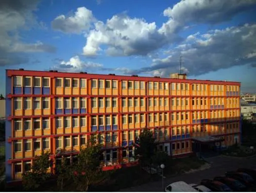 Hotel Avion - Image 1