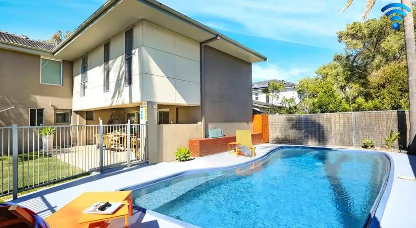 Isthmus on North Kiama Drive - Image 1