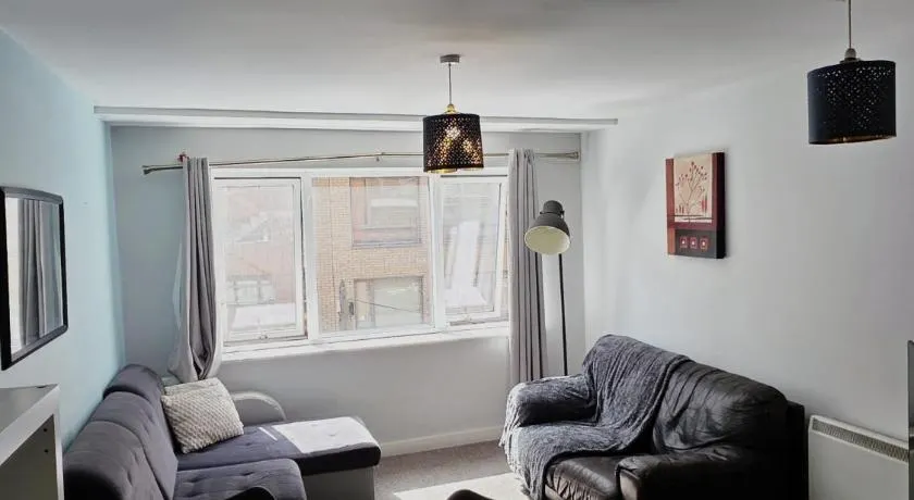 2 Bedroom Apt Dublin 8 Near City Centre, Free Parking - Image 1