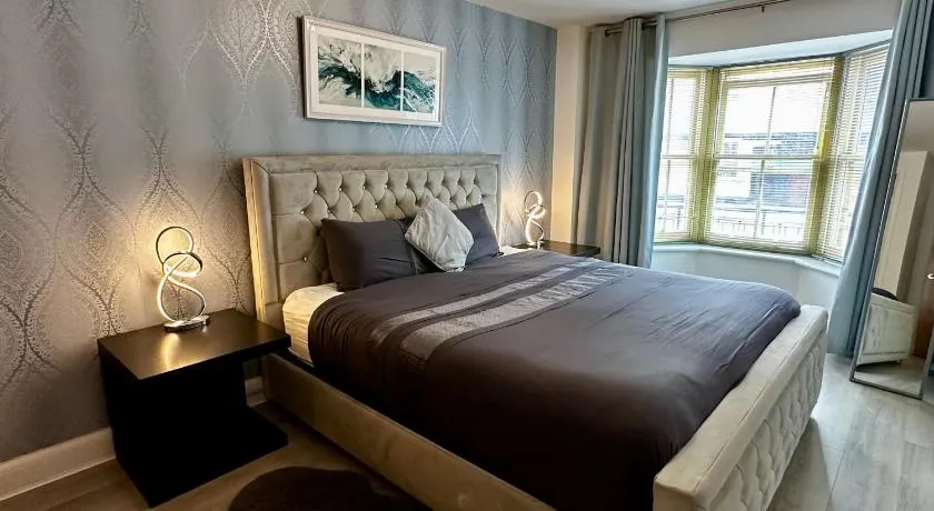 Two Bedroom Flat Town Centre Colchester - Image 1