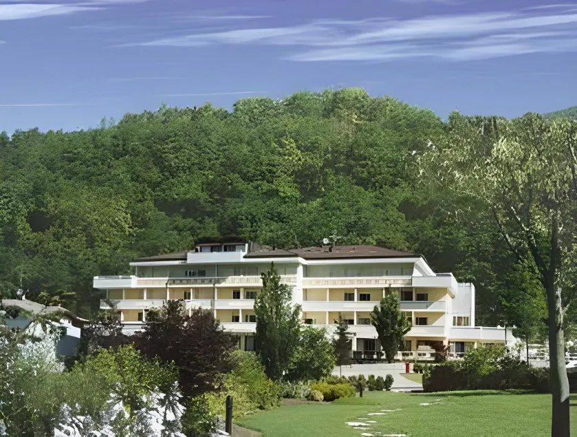 Hotel Ambassador - Image 1