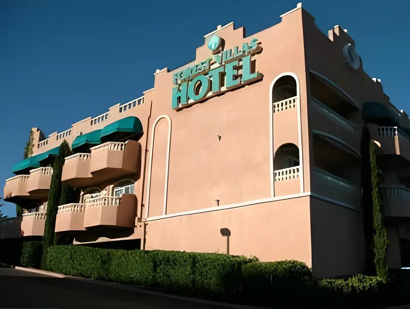 Forest Villas Hotel - Image 1