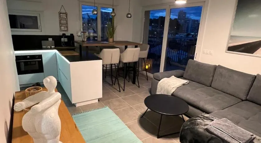 New Appartment in Antibes - Image 1