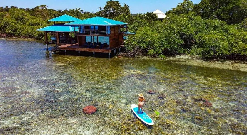 Bahia Coral Lodge - Image 1