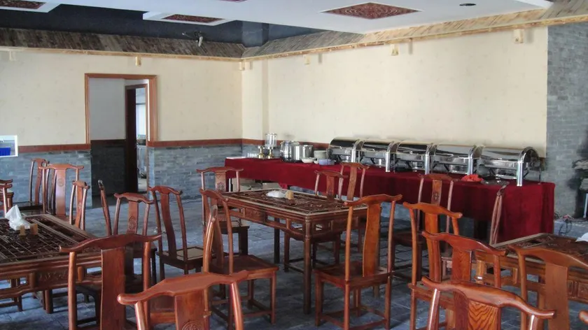 Yake Hotel - Image 1
