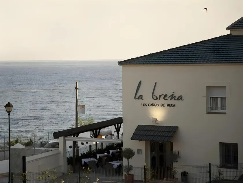 Labreña Hotel - Image 1