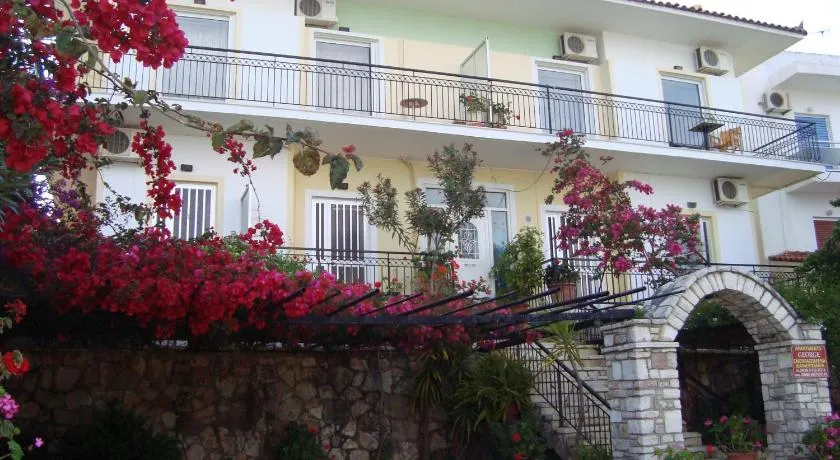 George's Apartments - Image 1