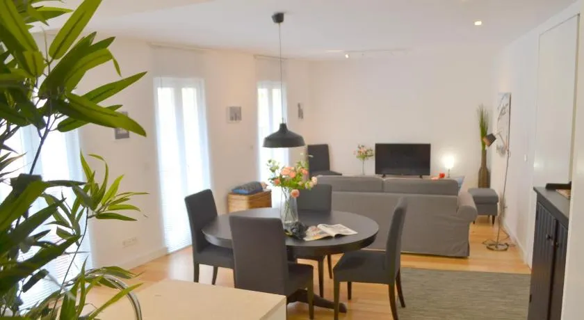 TP BOMBARDA 5, Lisbon Deluxe Apartment - Image 1
