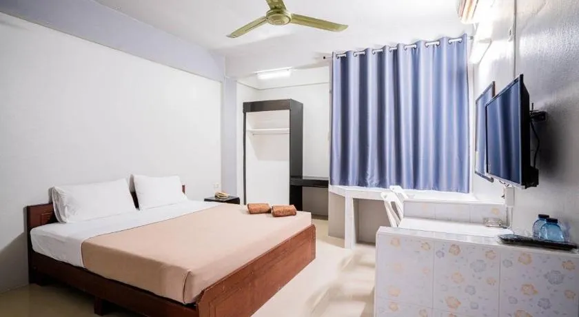 Pasawang Hotel (โรงแรมภาสว่าง) - Image 1