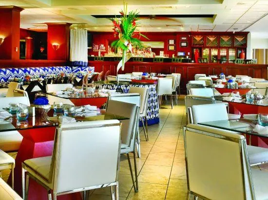 Blockade Runner Beach Resort - Image 1