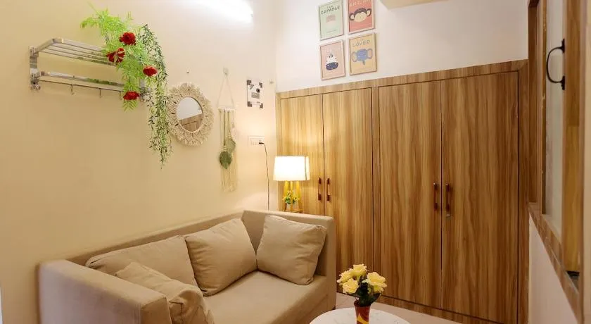 The Urban Nest Stylish Studio Near Airport & Metro - Image 1