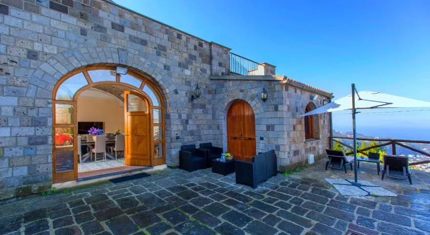 Villa Sirentum Seaview Pool & Spa - Image 1