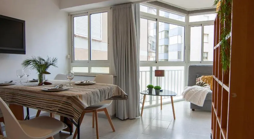 Apartamento 1a línea playa La Pineda y 5 min Port Aventura - Image 1