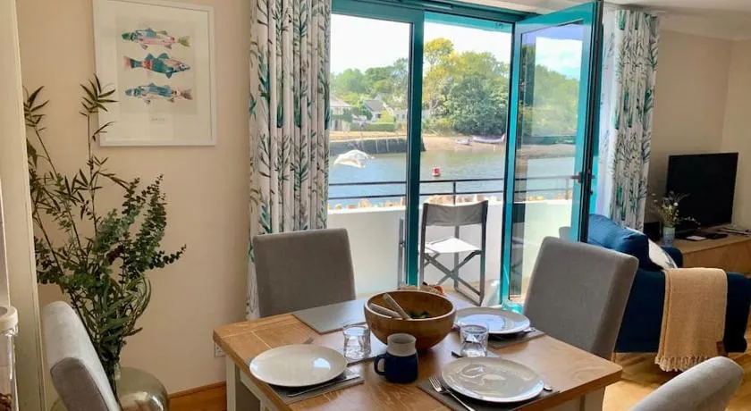 Crabshell Quay waterfront living in Kingsbridge - Image 1