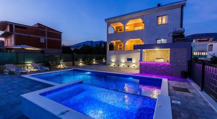 VILLA LaMARIN - Image 1