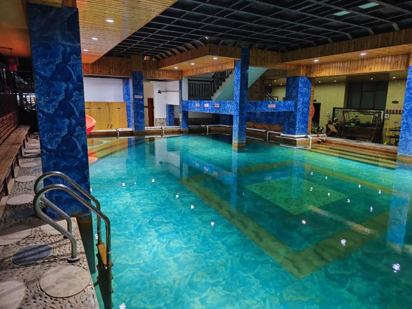 Shuang Long Hot Spring Hotel - Image 1
