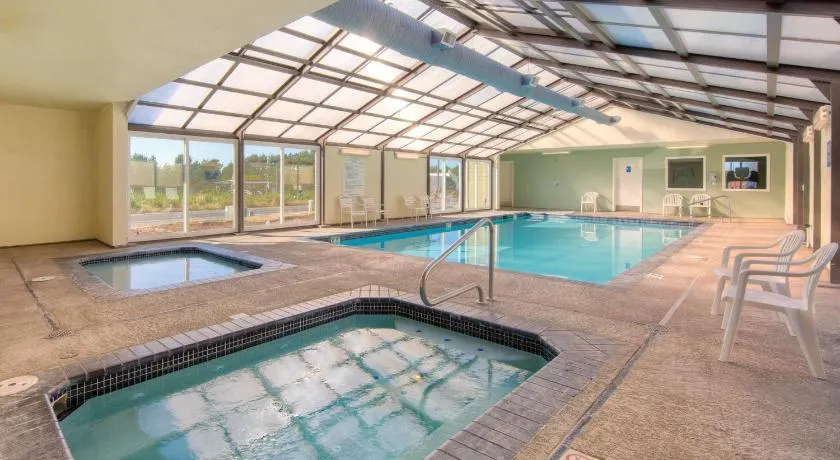 WorldMark Surfside Inn - Image 1