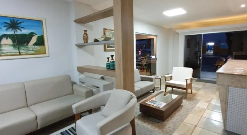 Guaratur Hotel - Image 1